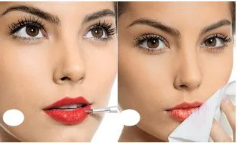 Foto mostrando mulher passando batom